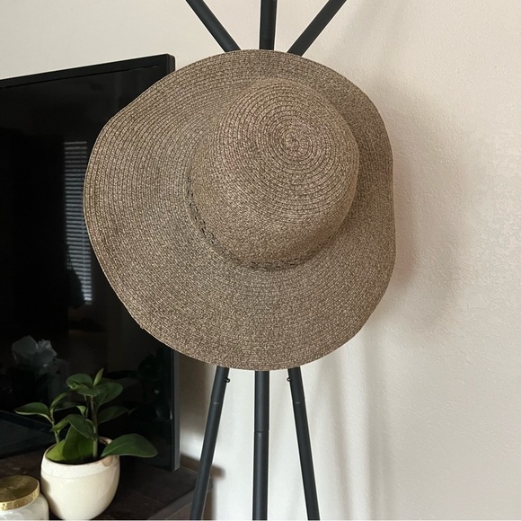 Wide Brim Floppy Hat - Picture 2 of 7